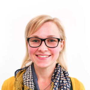 Ansprechpartnerin Familienbildung im Kinder- und Familienzentrum Zeisigwaldfüchse Ein Foto der Ansprechpartnerin der Familienbildung im Kinder- und Familienzentrum Zeisigwaldfüchse.