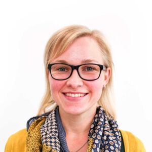 Ansprechpartnerin Familienbildung KiFaZ Zeisigwaldfüchse Ein Foto der Ansprechpartnerin des Bereichs Familienbildung in dem Kinder- und Familienzentrum Zeisigwaldfüchse.